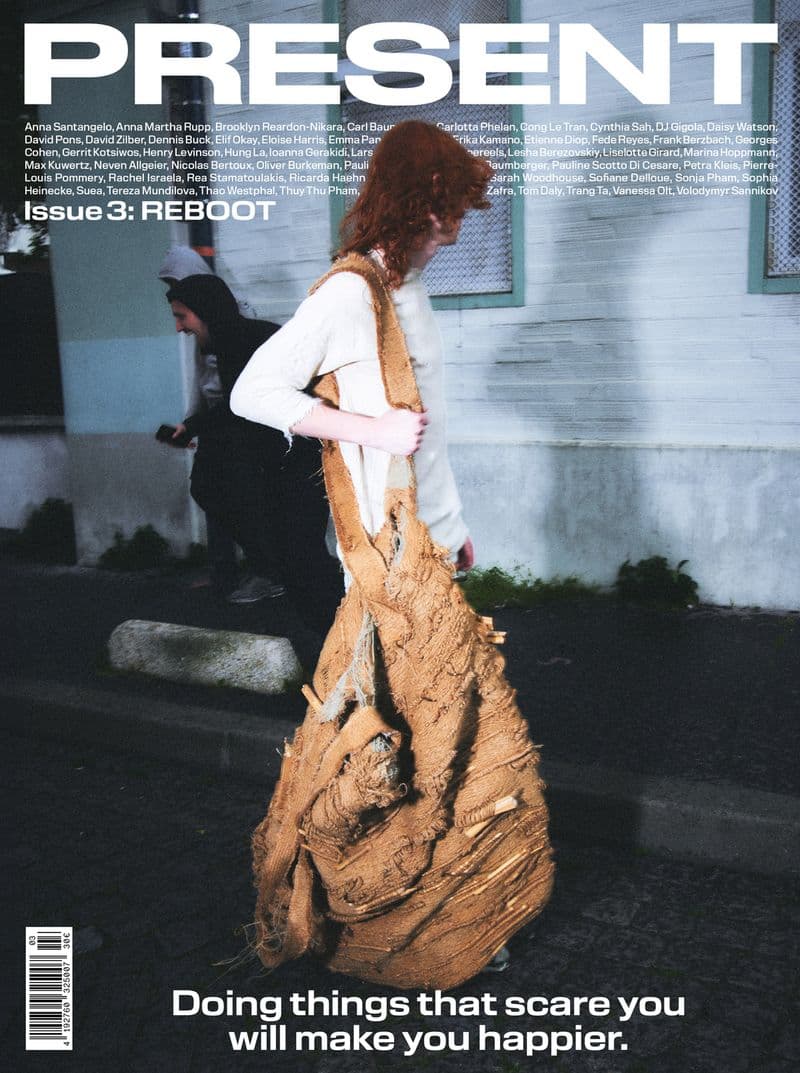 Present Issue 3: Reboot, Cover 2: Tareet in Paris